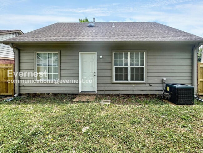 Building Photo - 6772 Kirkland Cove