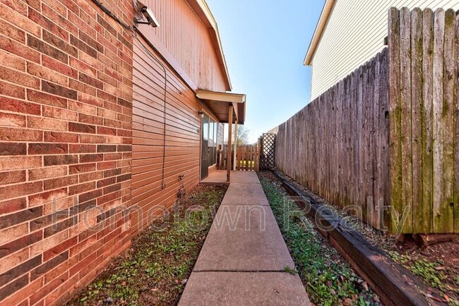 Building Photo - 432 NE 115th St