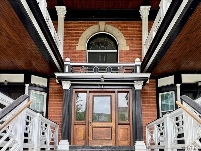 Building Photo - 246 Bryant St