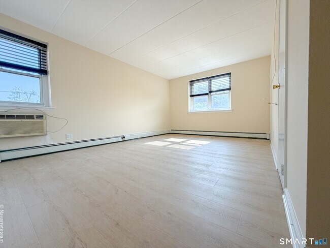 Building Photo - 27 Northill St