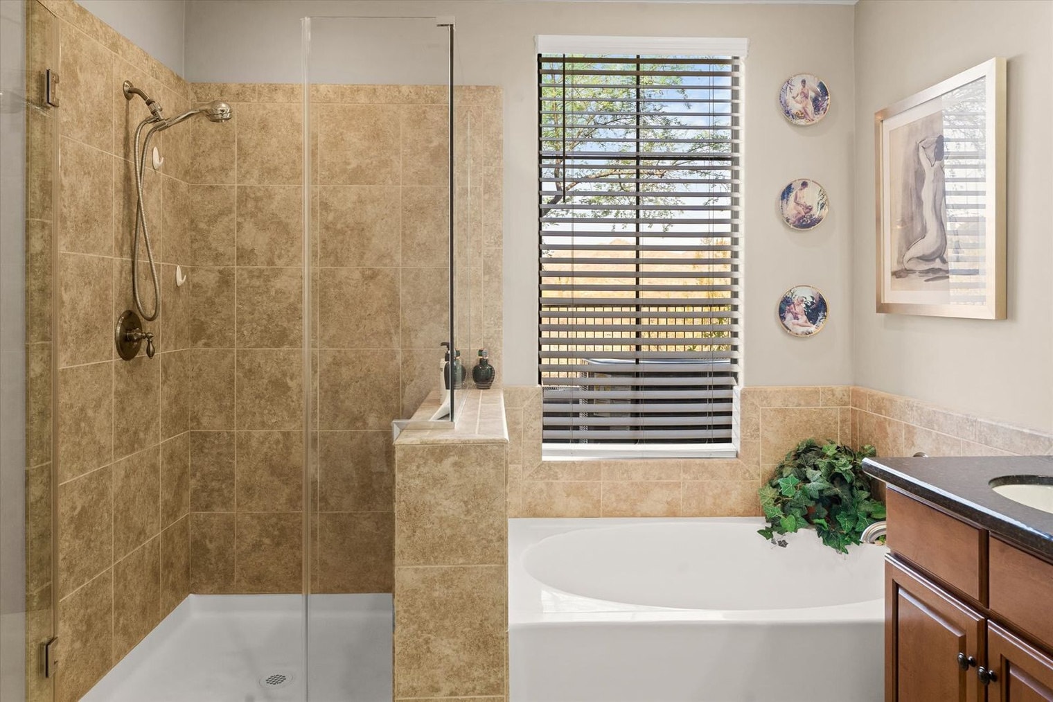 Building Photo - 15550 S 5th Ave