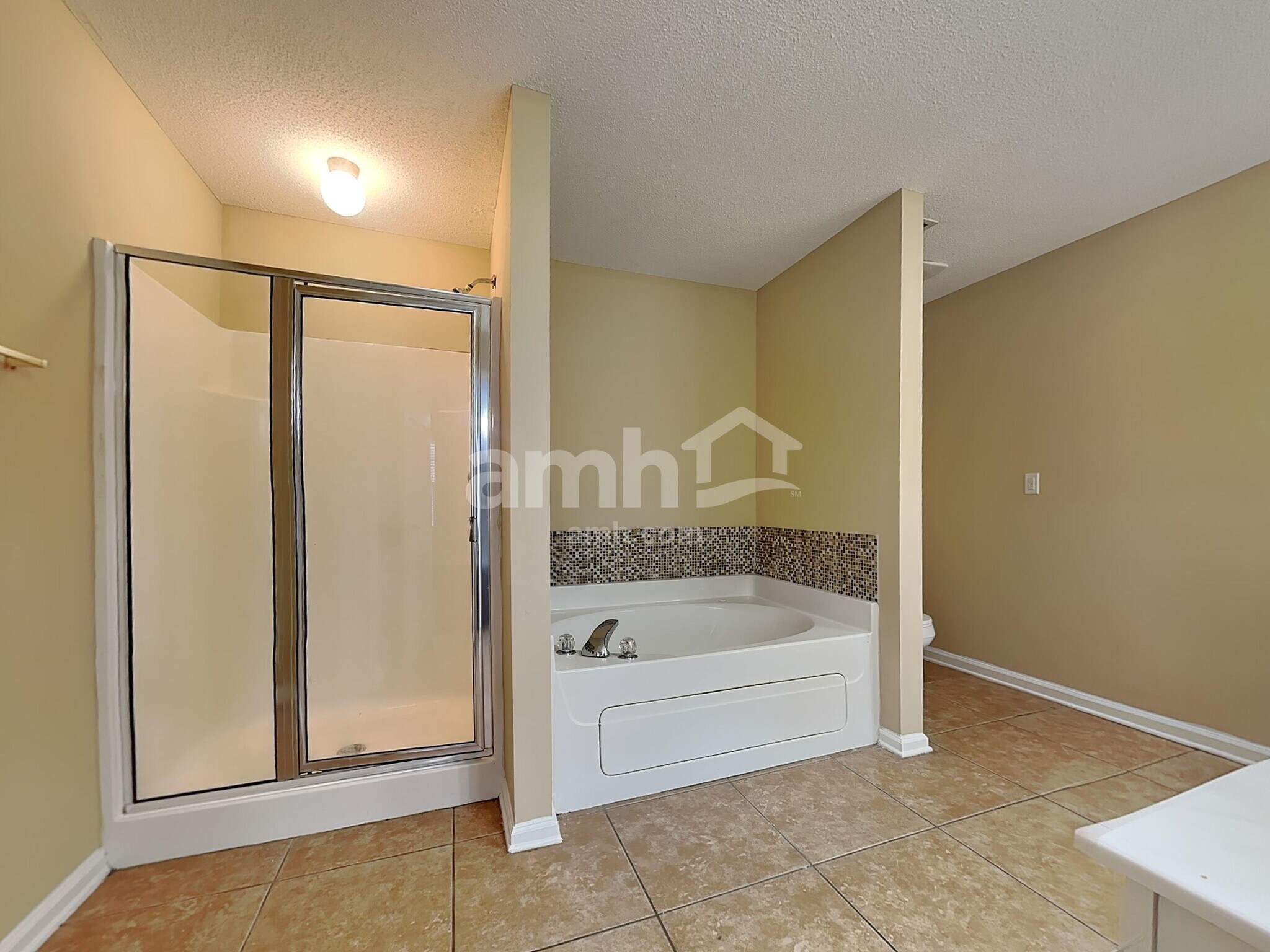 Building Photo - 10098 Chariden Dr