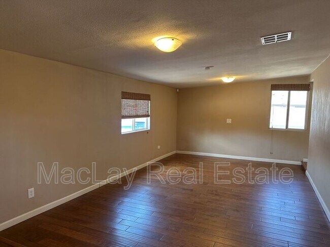 Building Photo - 1501 E Palm Ln