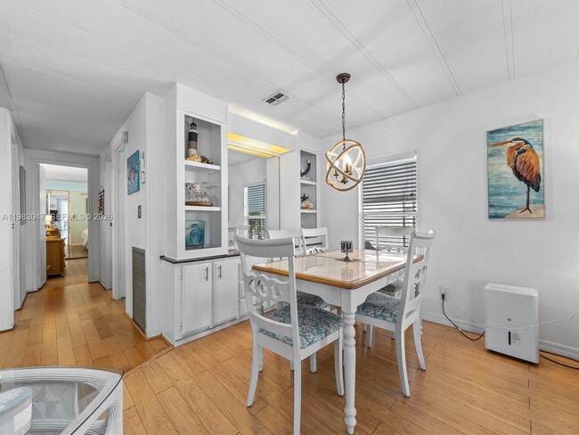 Building Photo - 806 S Jade Dr