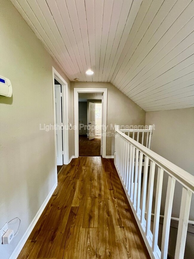 Building Photo - 708 Elizabeth St