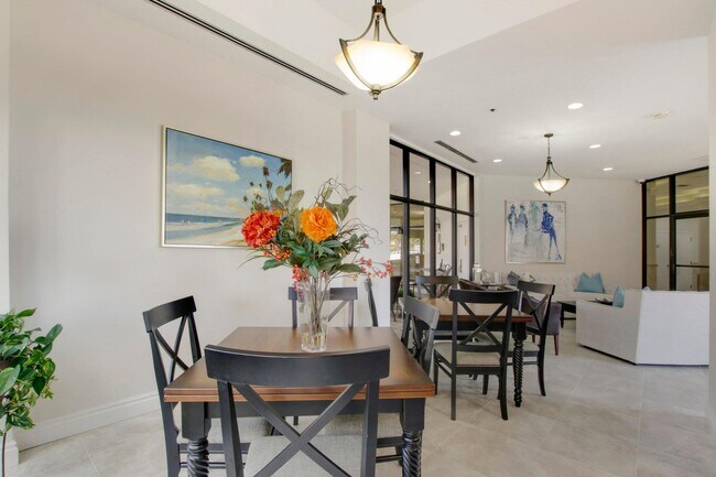 Building Photo - 600 Ocean Dr