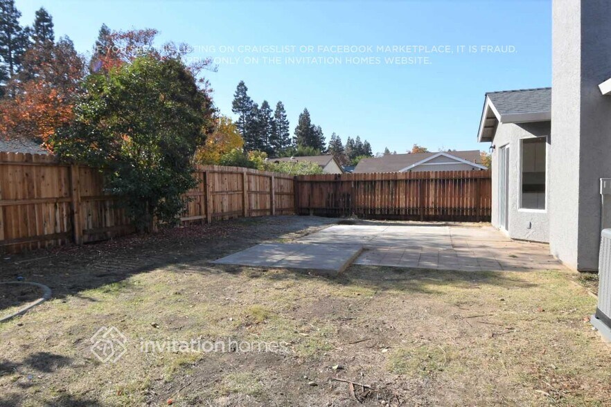 Building Photo - 8600 Luciano Ct