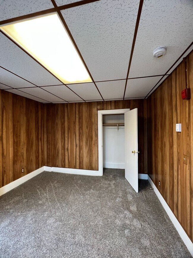 Interior Photo - 19 E State St. 10 Unit