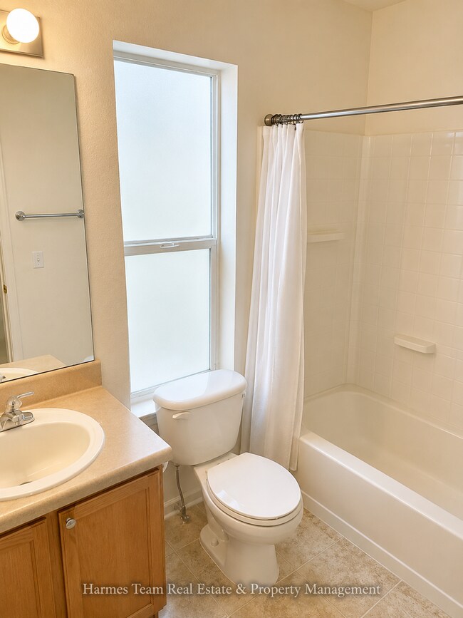 Building Photo - 3 Bed | 2.5 Bath Townhome In School District #2