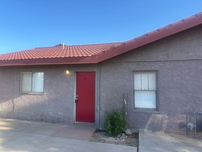 Building Photo - Cozy 1 Bed 1 Bath available in Scottsdale