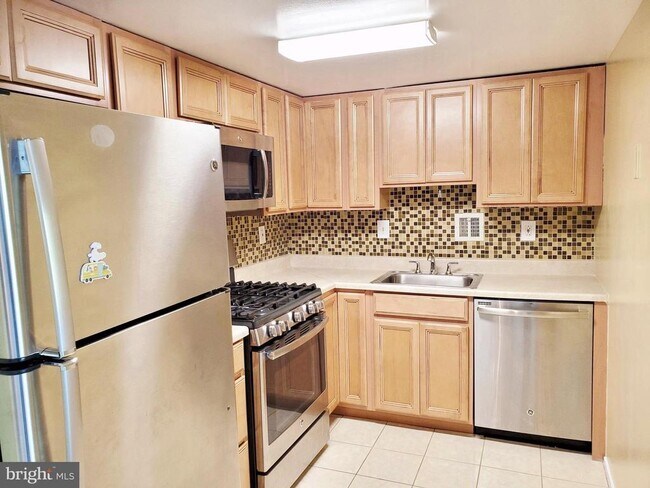 Building Photo - 10303 45th Pl