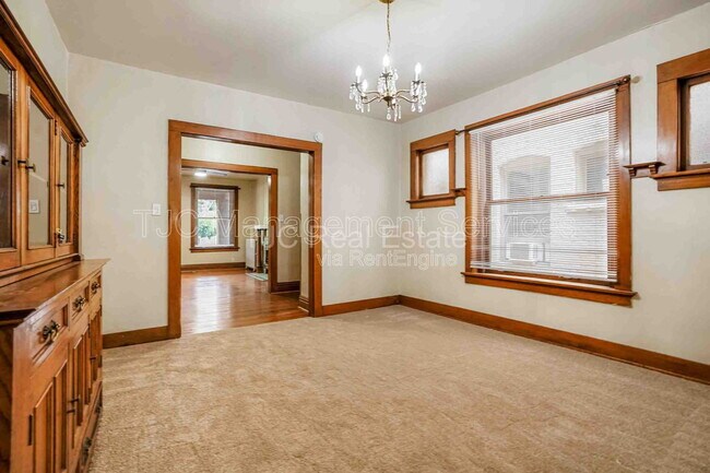 Building Photo - 2316 E 12th Ave