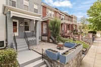 Building Photo - 209 Douglas St NE