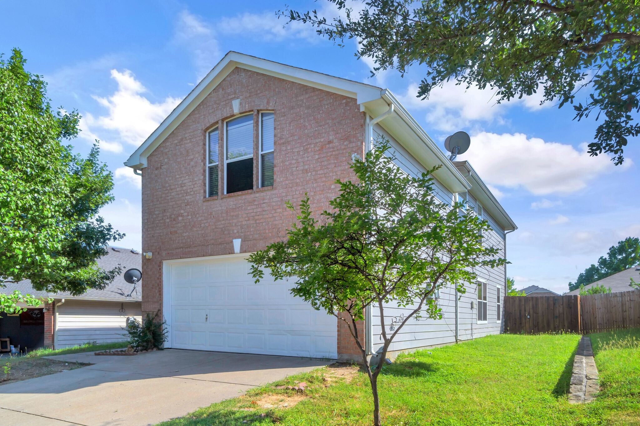 Building Photo - 1946 Courtside Dr