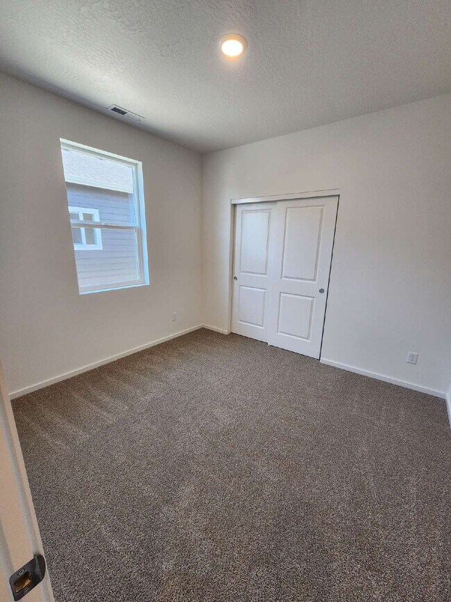 Building Photo - Brand New 3BR, 2BTH In Post Falls