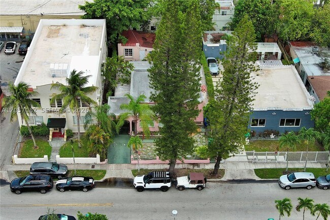 Building Photo - 1720 SW 11th St