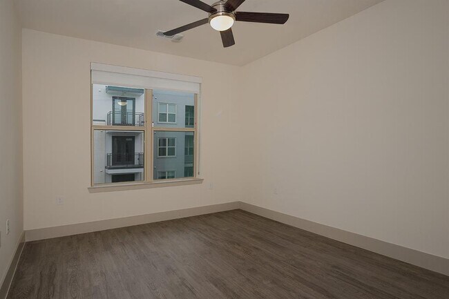 Building Photo - 8900 Six Pines Dr