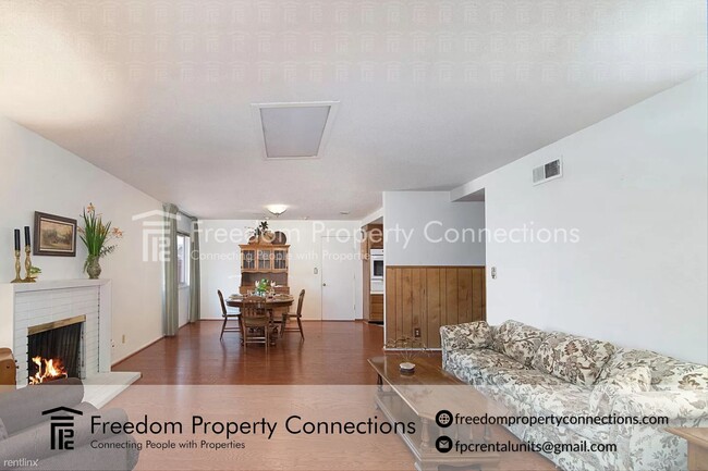 Building Photo - 3 br, 1 bath Triplex - 253 Orion Avenue rm...