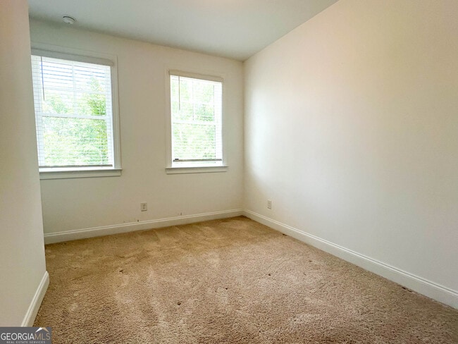 Building Photo - 6605 Beacon Dr