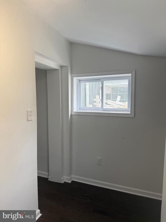 Building Photo - 5227 Addison St