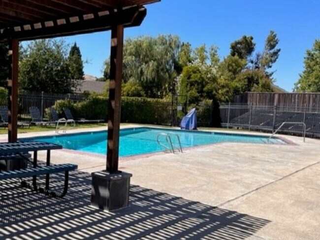 Building Photo - Charming and Move-in Ready, 4BD/2BA, Single-Story Home in Twin Creeks South Estates, San Ramon- A...
