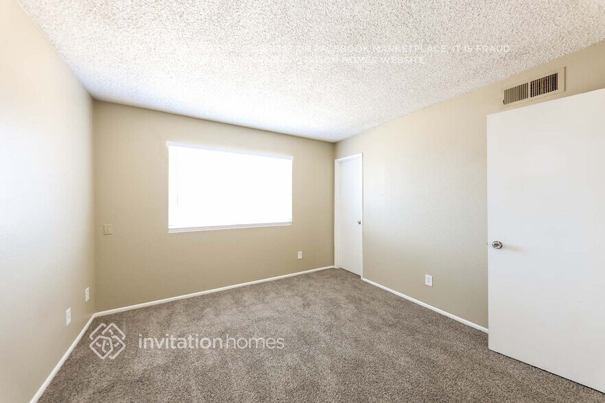 Building Photo - 4434 E Alta Vista Rd