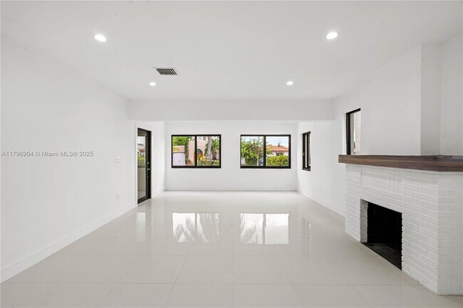 Building Photo - 1687 SW 11th St
