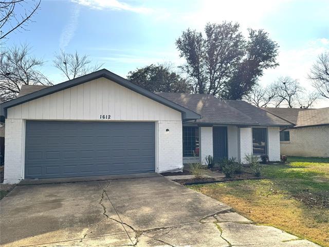 Building Photo - 1612 Fairfield Dr