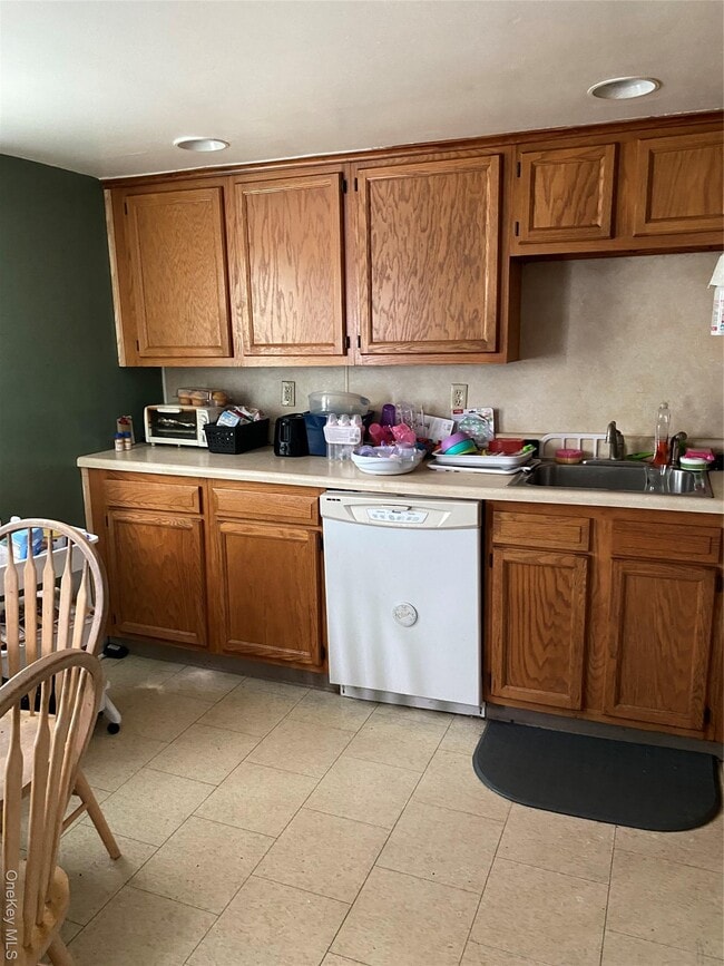 Building Photo - 31 Liberty St