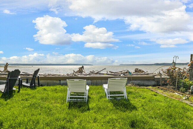 Building Photo - 260 E Driftwood Shores Rd