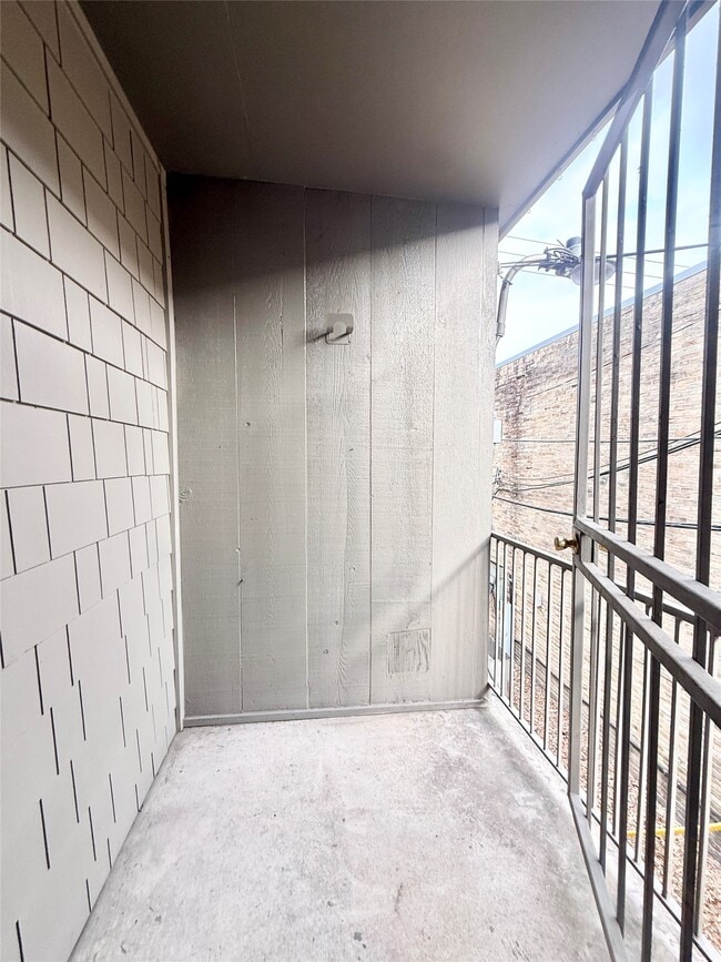 Building Photo - 3902 Mandell St