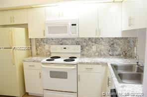 Primary Photo - 207 Lake Pointe Dr