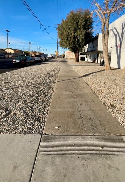 Building Photo - 333 W Lancaster Blvd