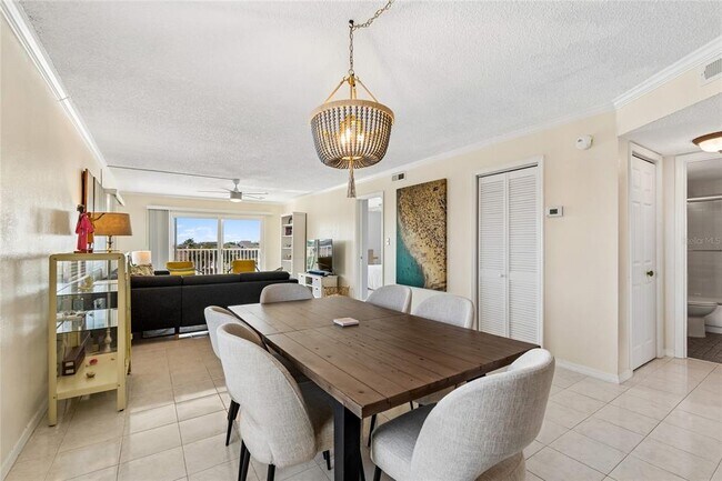 Building Photo - 719 Pinellas Bayway S