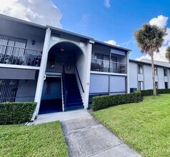 Building Photo - 1716 Pine Ridge Rd