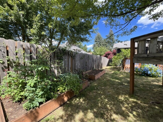 Building Photo - Charming Classic Two-Bedroom Portland Home with Bright Living Spaces, Updated Kitchen & Bonus Bas...
