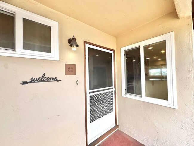 Building Photo - Beautiful 3bd/2ba HOUSE in Clairemont Mesa! 2-car Garage, AC, laundry, patio, VIEWS!