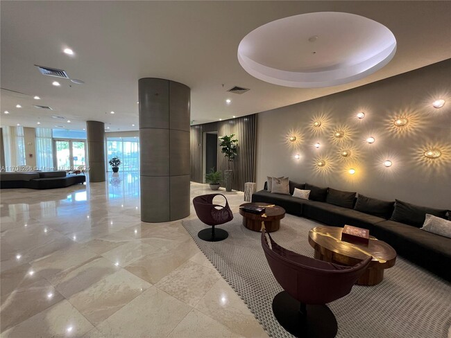 Building Photo - 10275 Collins Ave