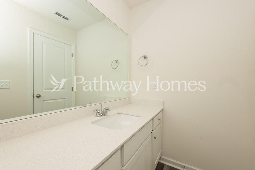 Building Photo - 209 Wild Daisy Wy