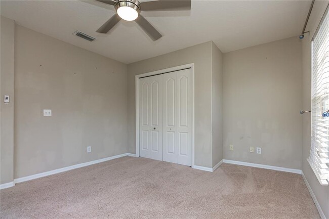 Building Photo - 11102 Avery Oaks Dr