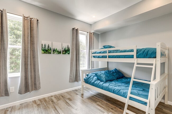 Building Photo - 5321 Wakefield St