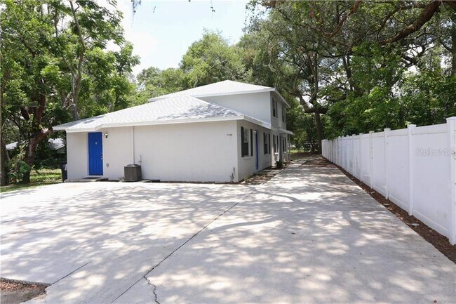 Building Photo - 9034 Tyler Ave