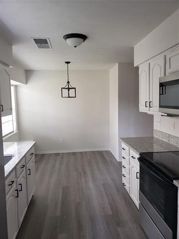 Building Photo - 1313 Clearview Dr