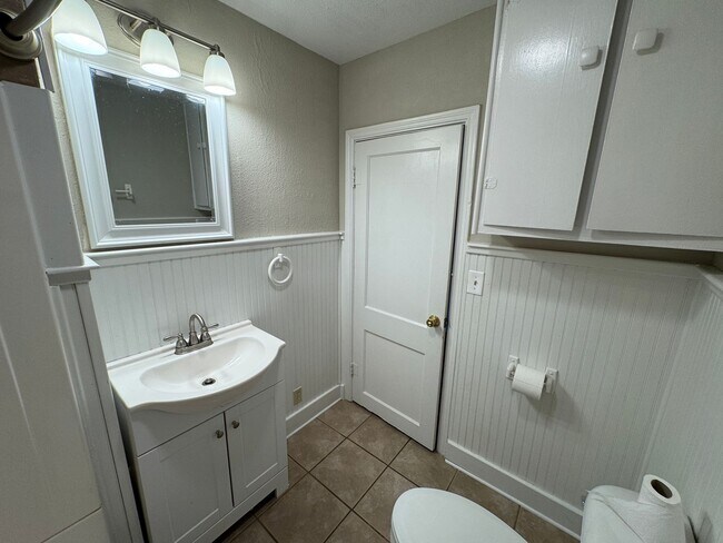 Building Photo - Spacious Home with Garage, Deck & Convenient Location