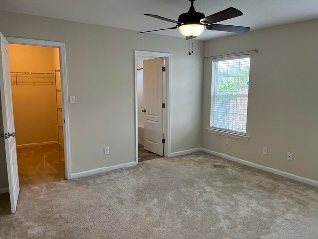 Building Photo - 707 Keyes Dr