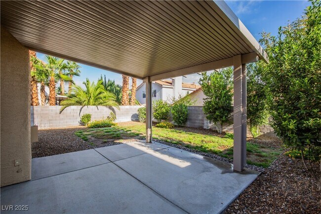 Building Photo - 7820 Paper Flower Ct