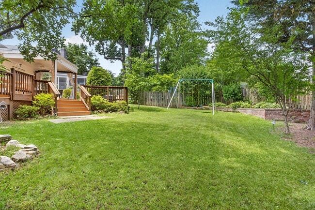 Building Photo - 5703 Cromwell Dr