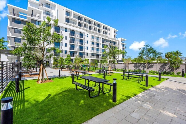 Building Photo - 208 N Federal Hwy