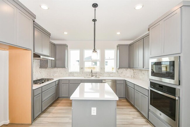 Building Photo - 21835 Erskine Peaks Pl
