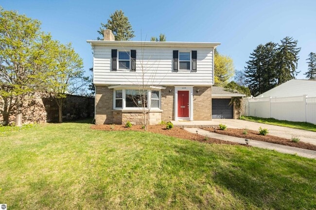 Primary Photo - Charming In-Town Rental – Close to Downtow...